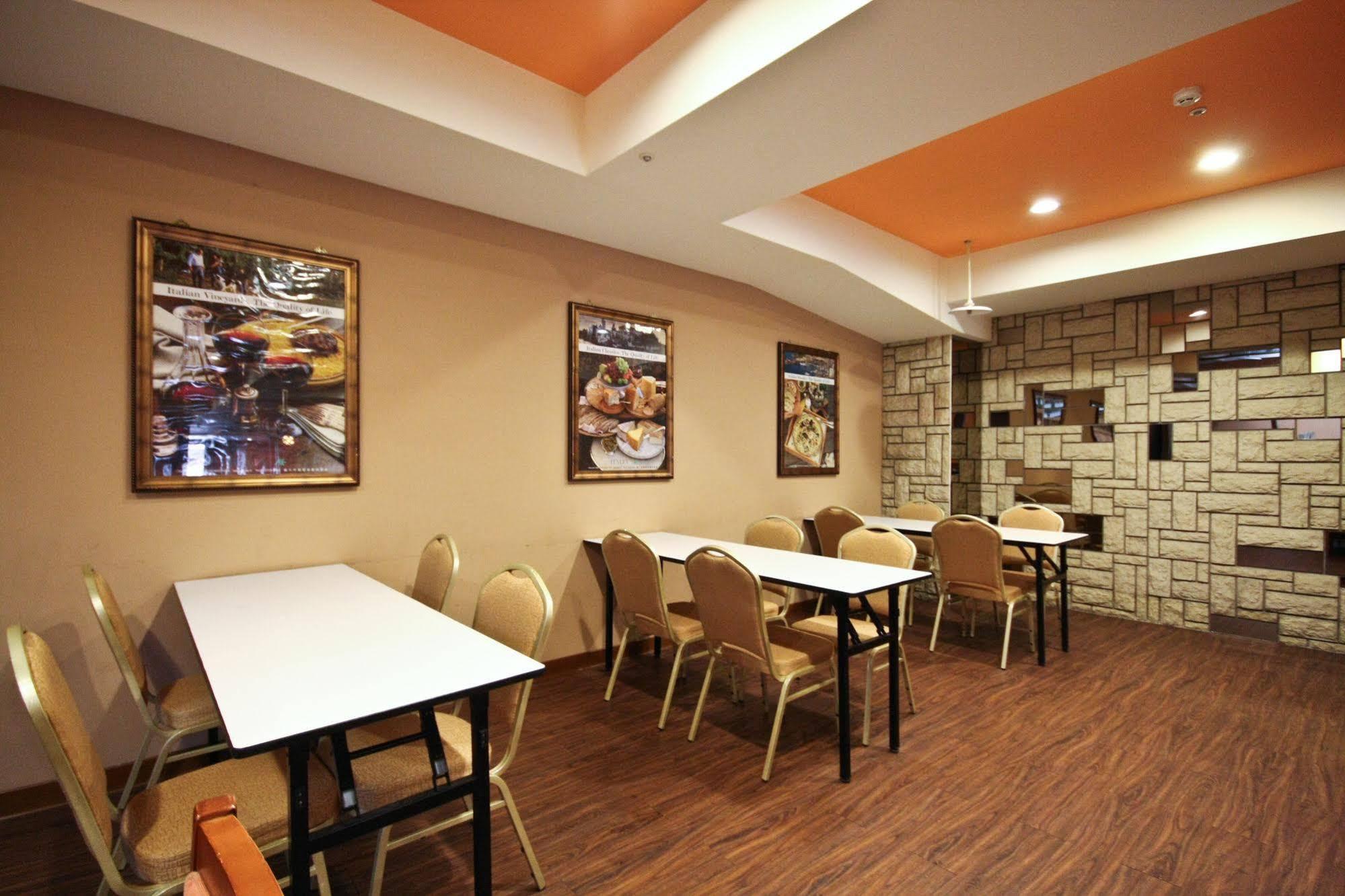 Orange Hotel - Park, Tajcshung Kültér fotó